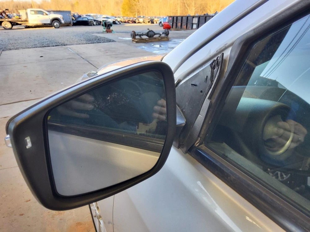 VERSA 2016 Battery Tray 546624