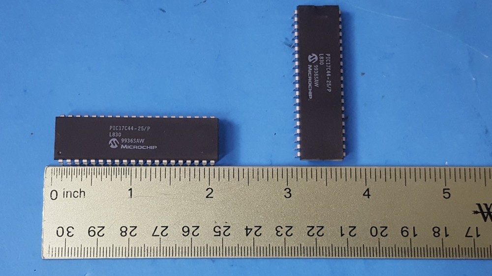 ONE PC- IC Microcontroller, PIC17C44-25IP, MICROCHIP, 8-Bit, 40PIN