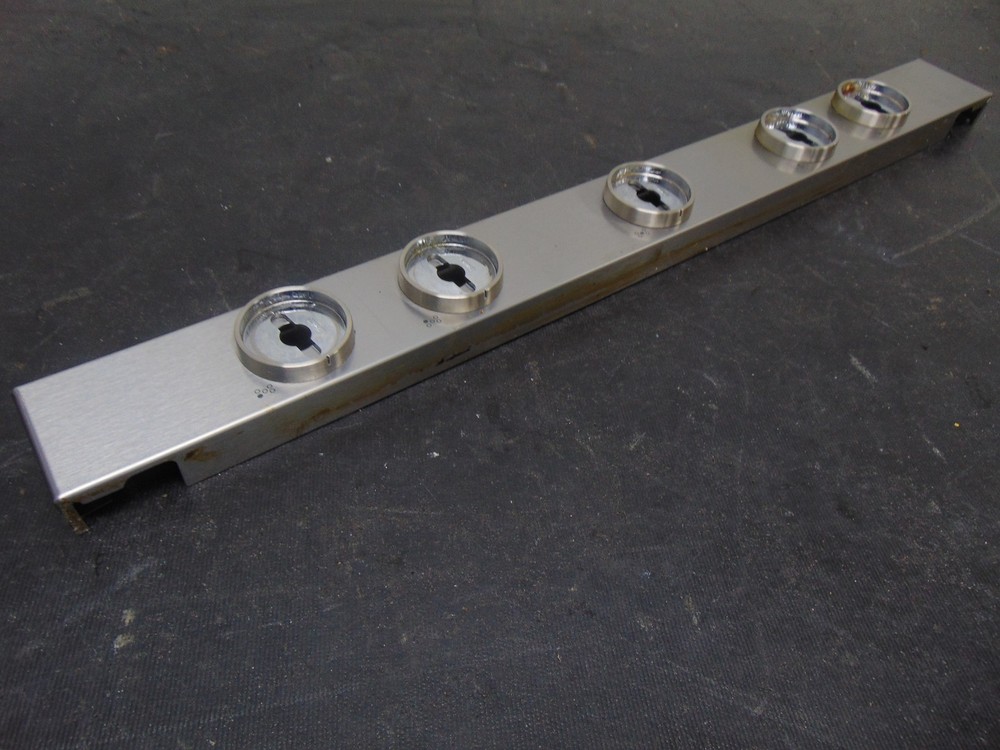 Maytag Range MGR6600FZ1 Manifold Panel W10861559