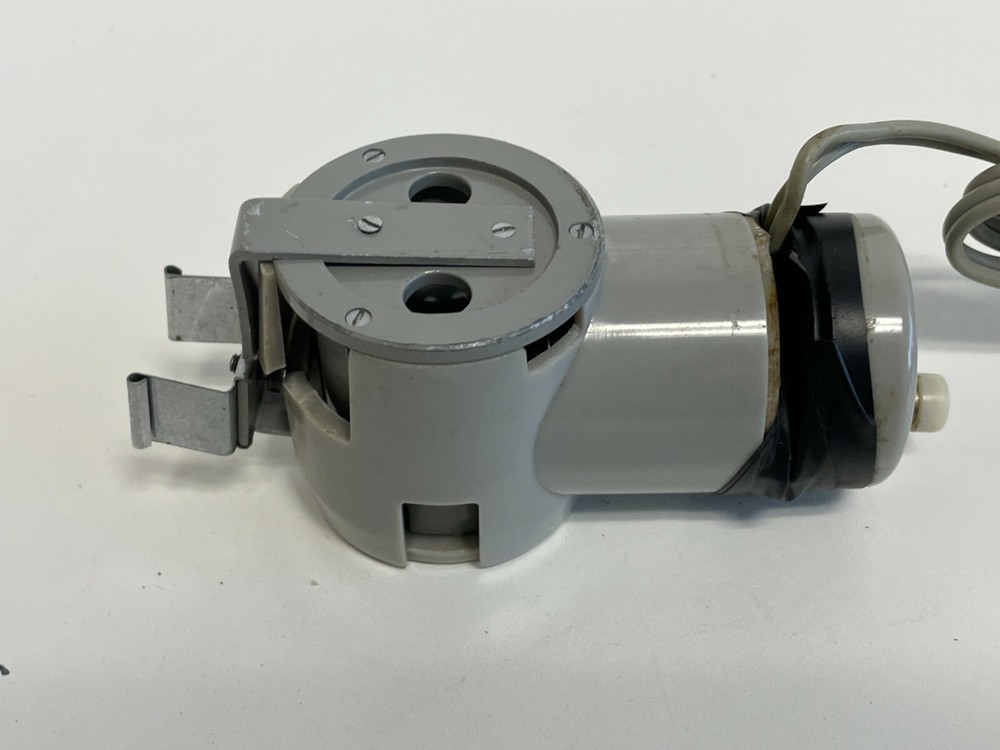 A1: Bausch & Lomb IST Microscope Light