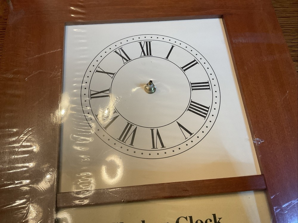 VTG SUDBERRY HOUSE SHAKER CLOCK PEG RACK DISPLAY NEEDLEWORK