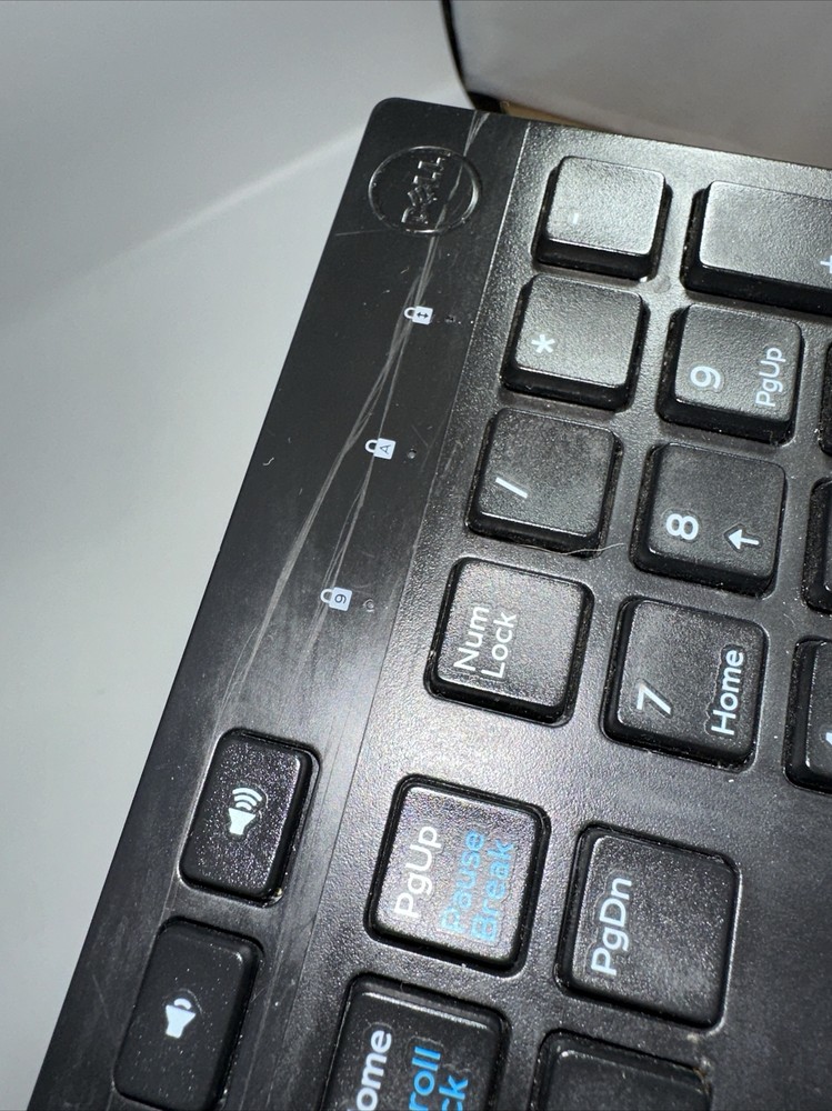 Dell Wireless Keyboard and Mouse Combo - Black- (8)