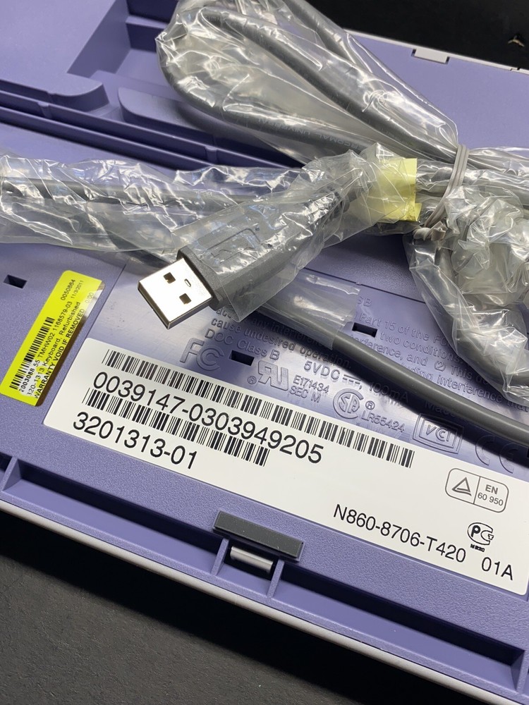 Sun 320-1313 Keyboard, Type 6 USB, 2M Attached Cable, Russian Key Layout