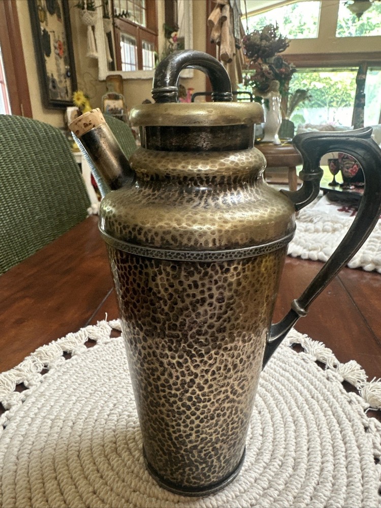1920's Knickerbocker Hand Hammered Silverplate Pitcher shaker Vase Art Deco A8