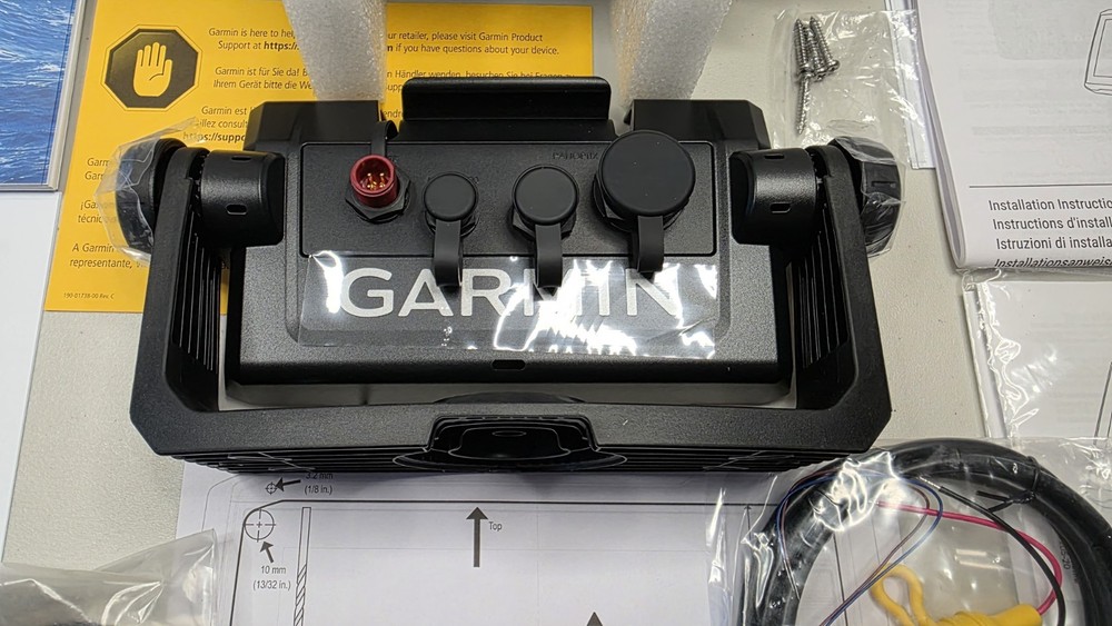 Garmin ECHOMAP UHD 72sv Chartplotter Fishfinder 7" Display – New Open Box.