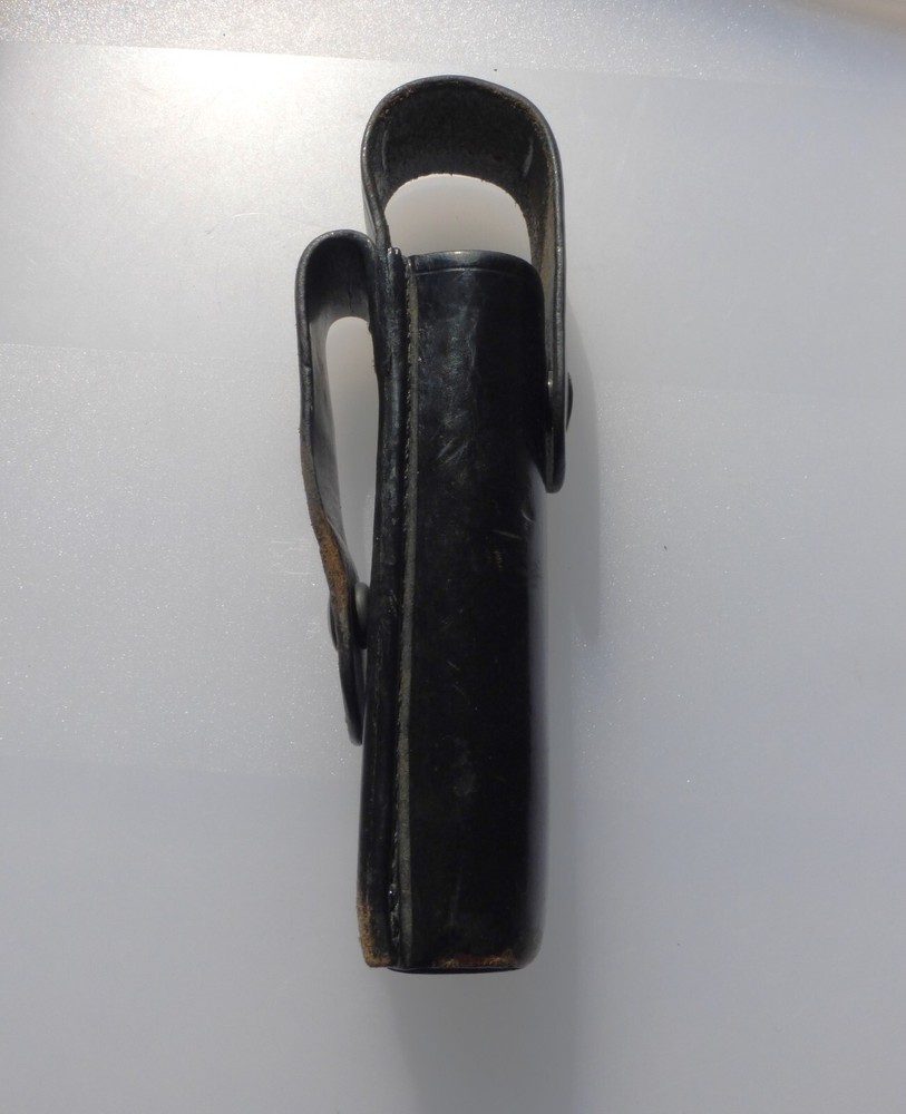 AKER 556 Flashlight Holder 8 Inch Black Duty Belt