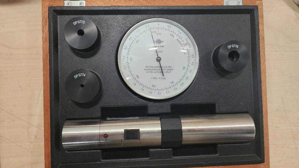 Bruel & Kjaer Type 4228 Pistonphone