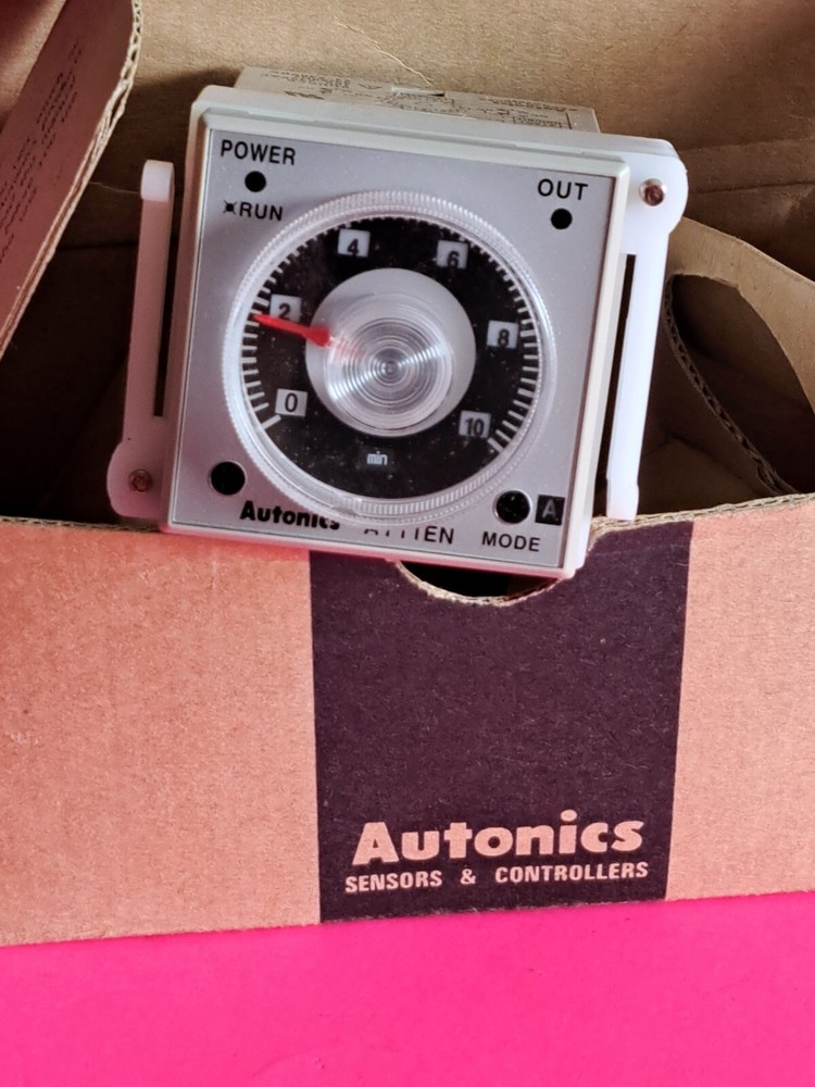 AT11EN  Autonics Timer 24-240VDC  With Socket Base 11pin, * NIB