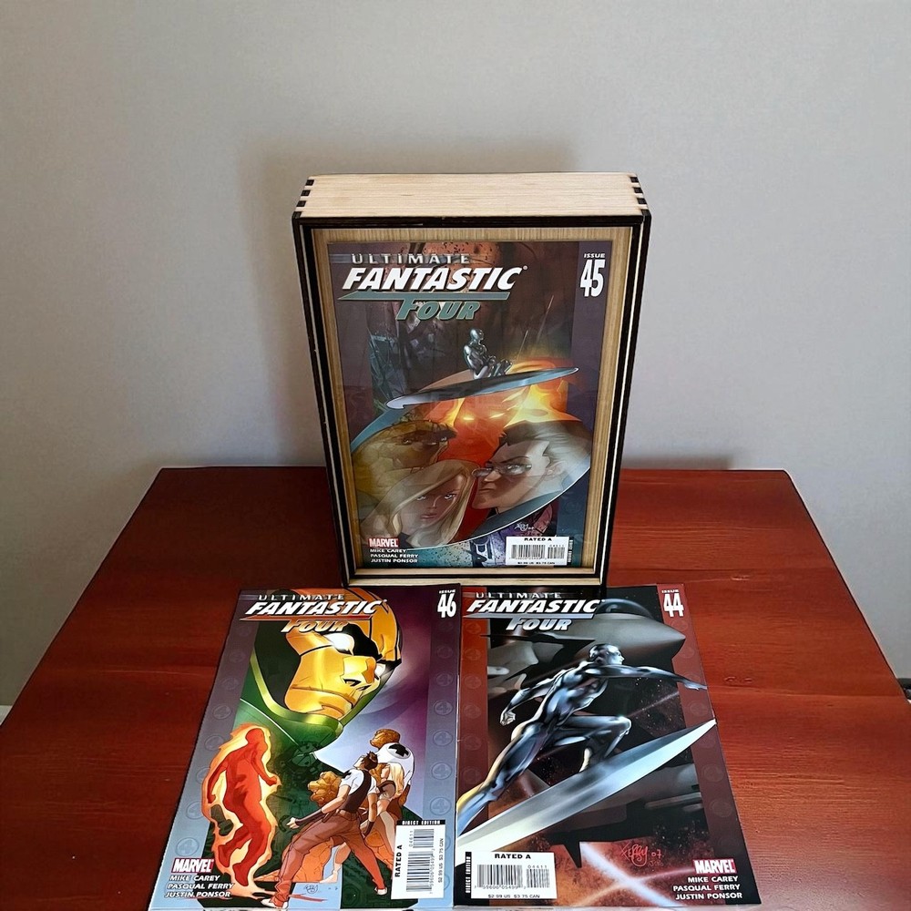 Comic Frame/Storage + Complete 5 Comic Ultimate Fantastic Four Silver Surfer