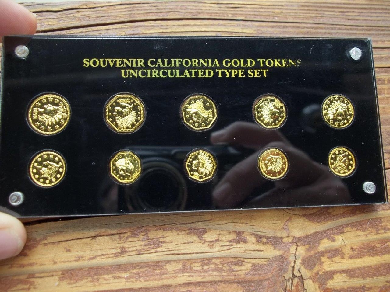 SOUVENIR CALIFORNIA GOLD TOKENS UNCIRCULATED TYPE SET 10 COINS IN CASE GIFT SHOP