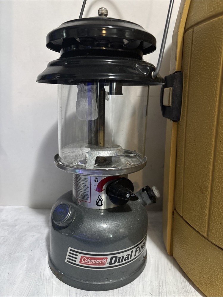 Coleman Lantern 220H Double Mantle Lantern in Yellow Clamshell Case UNTESTED
