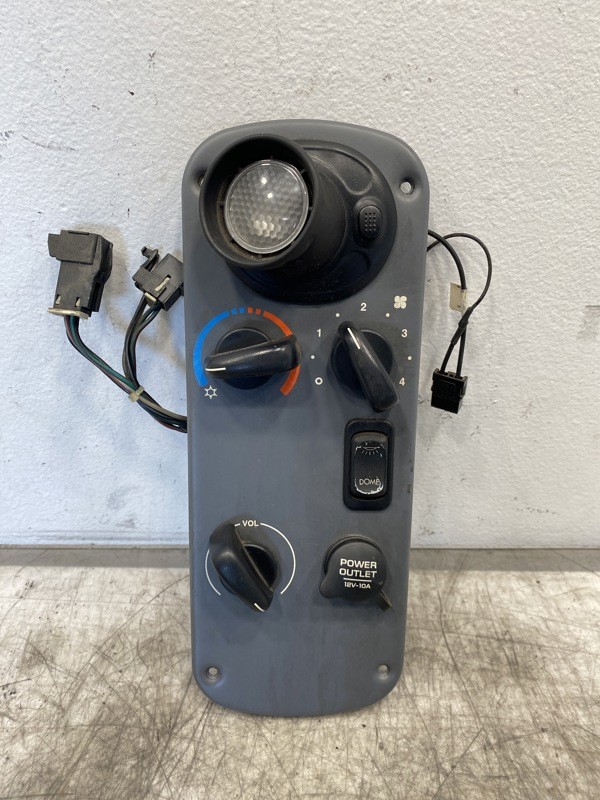 2005 Freightliner Columbia Climate Control (718-11220)