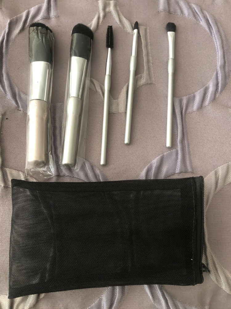Crown Pro 5 Pcs Set Makeup Brushes