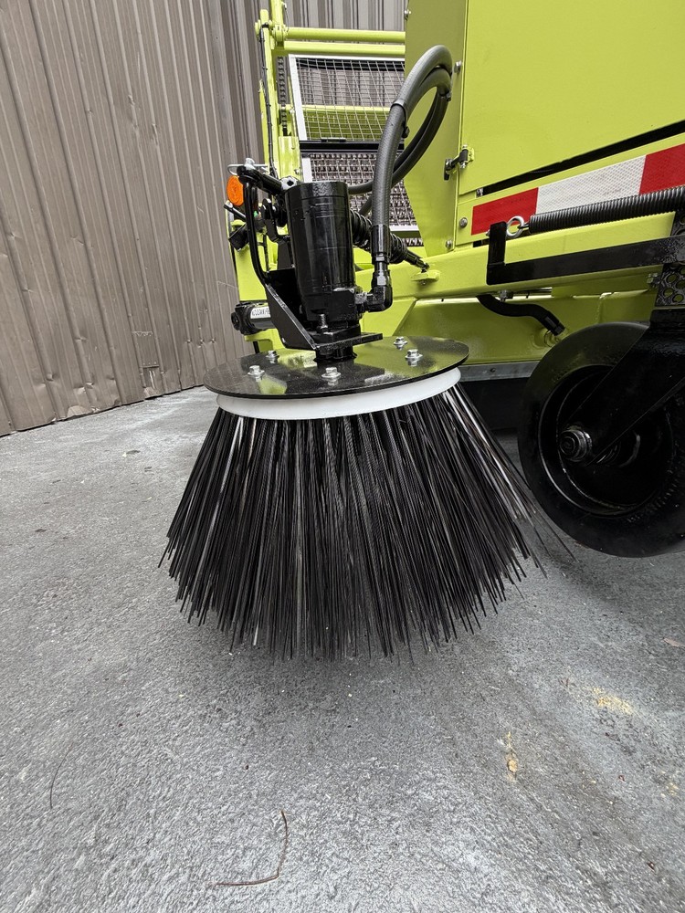 Barber ROAD RAKE Model 200 Engine Powered Roadway Litter Collection Machine