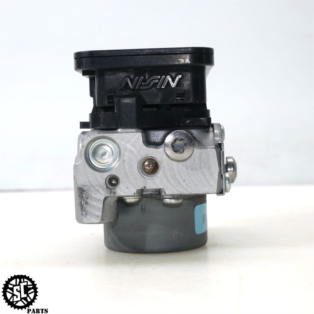 13-16 TRIUMPH STREET TRIPLE 675 ABS MODULE PUMP