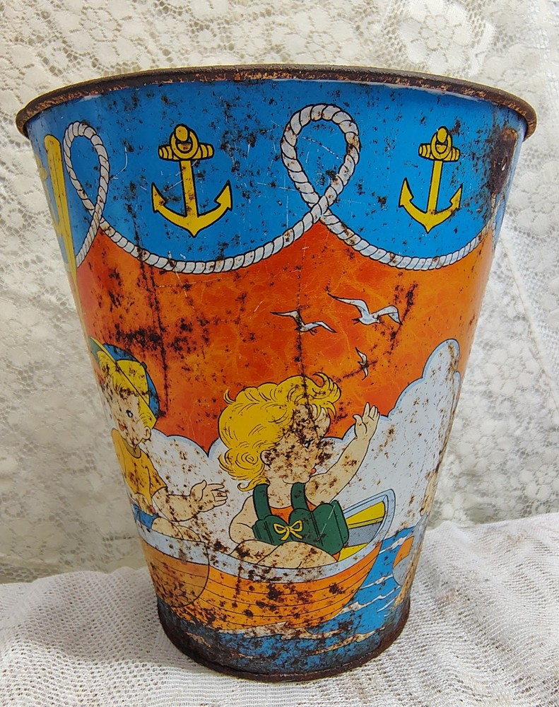 Vintage Ohio Art Lithographed Tin Sand Bucket missing handle