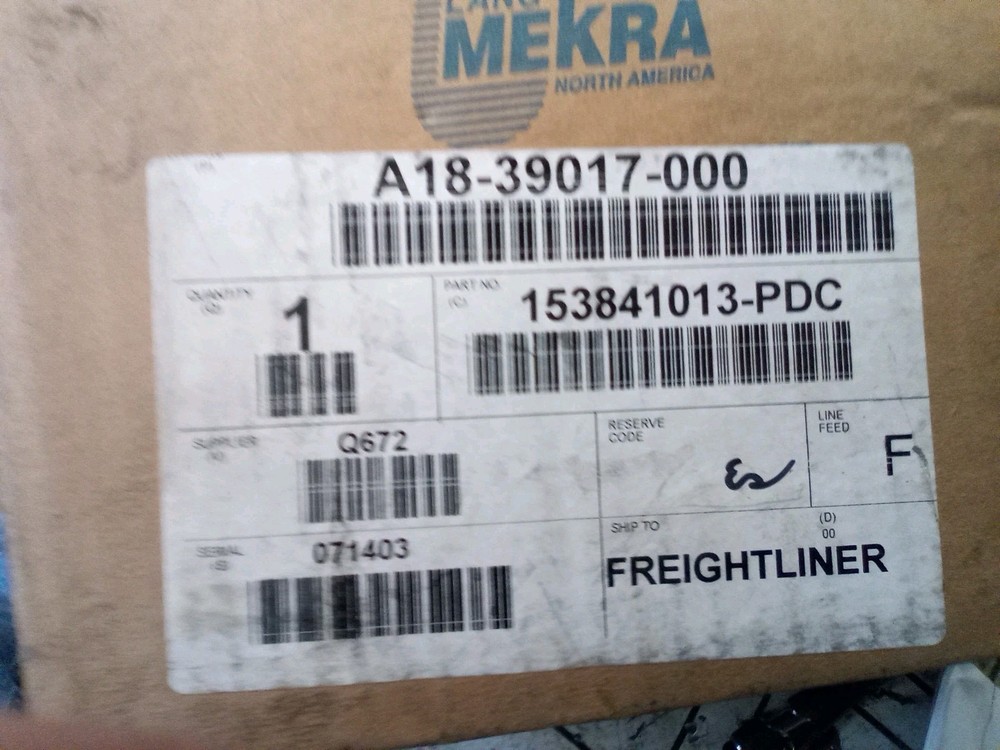 FREIGHTLINER A18-39017-000 SIDE MIRROR INSERT
