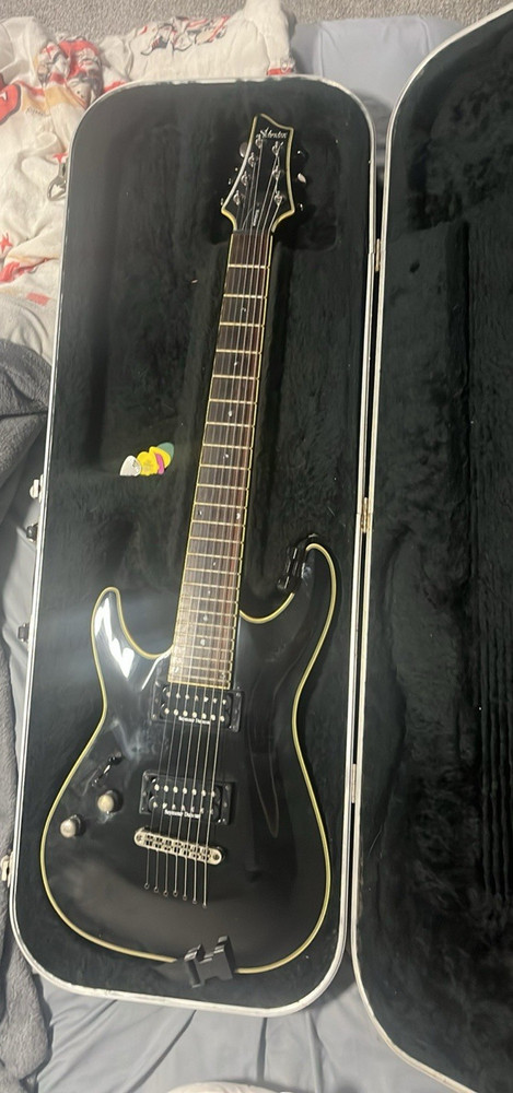 Schecter Electric Guitar Black Solid Body 7 String Left-Handed w/out picks