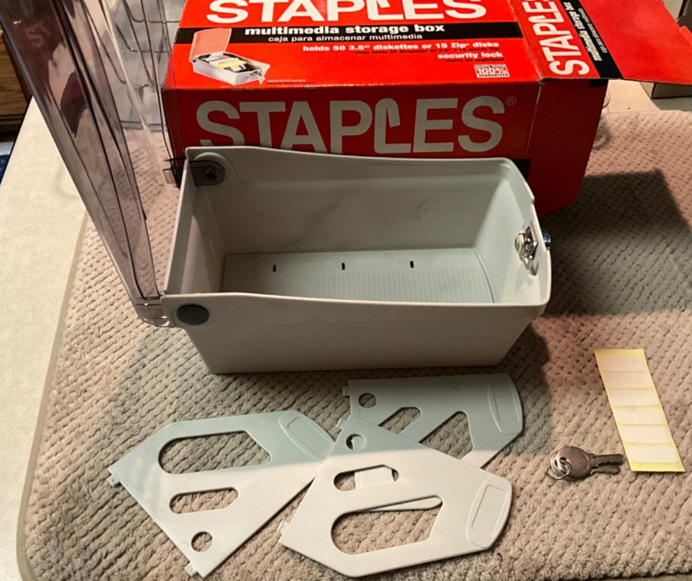 STAPLES Multimedia Storage Box Holds 50 3.5” Diskettes NIB W/Keys