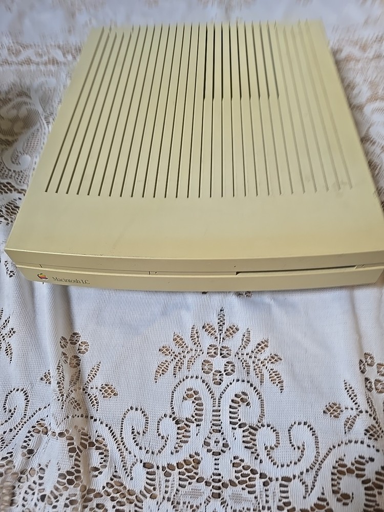 Apple Macintosh LC M0350 Desktop Computer