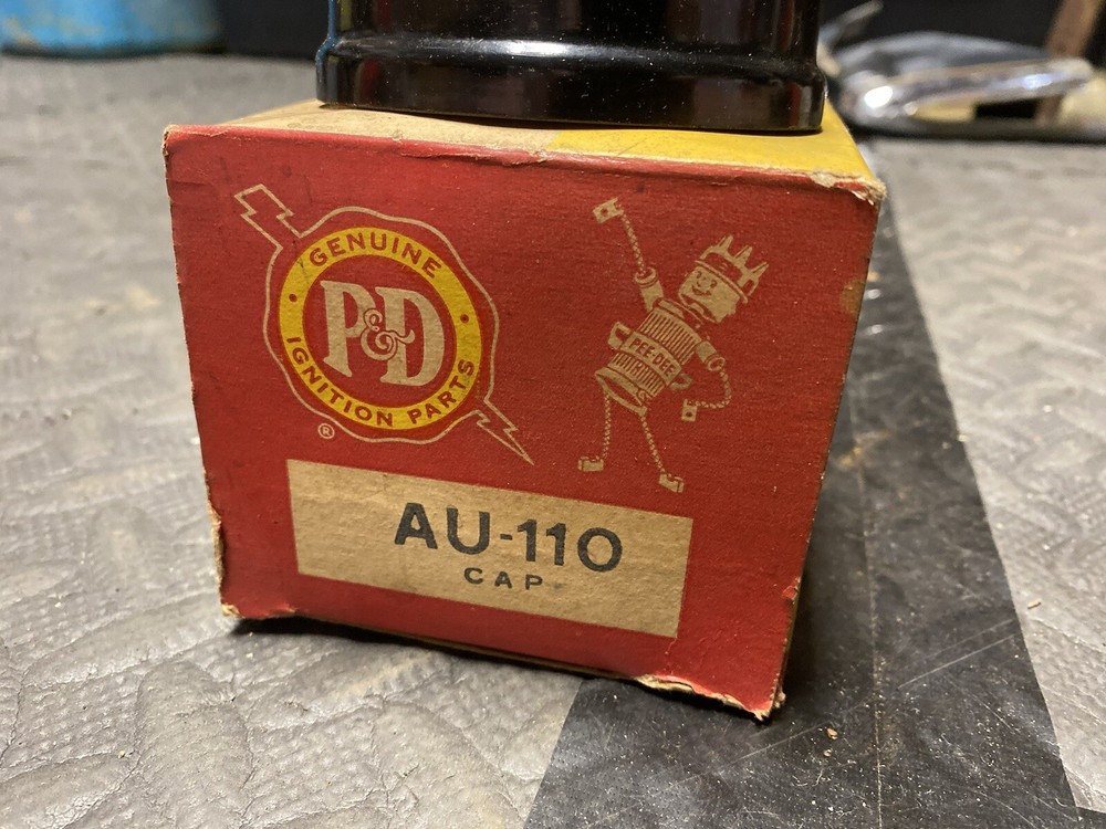 NOS P & D Bendix Distributor Cap AU-110