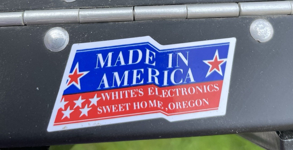 Whites DFX 300 Metal Detector.