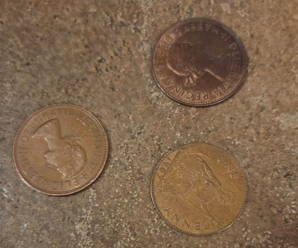 Hopping Half Coin Gimmicks Magic Mentalism Tricks