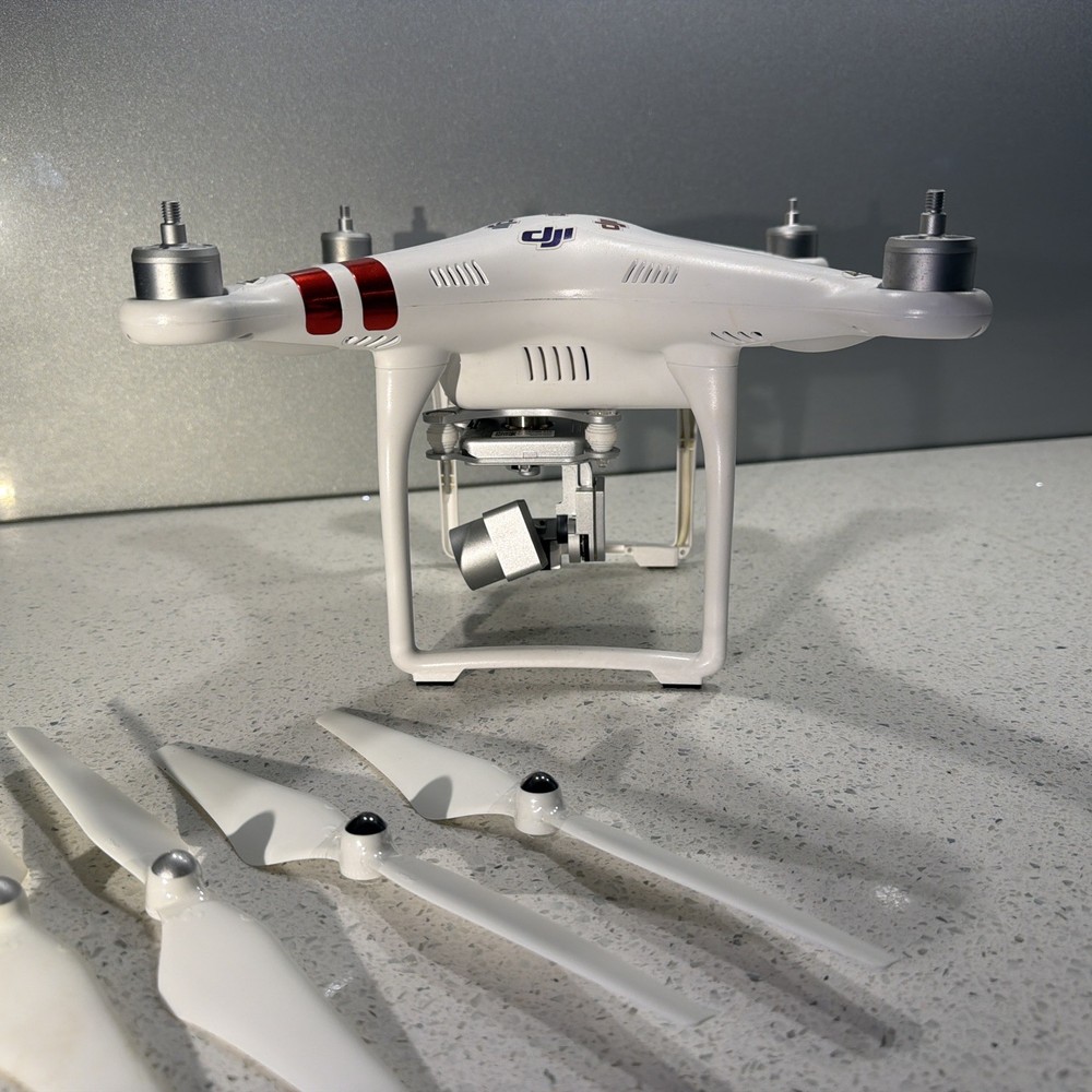 DJI Phantom 3 Quadcopter Drone - in good condition, Pl Check Description