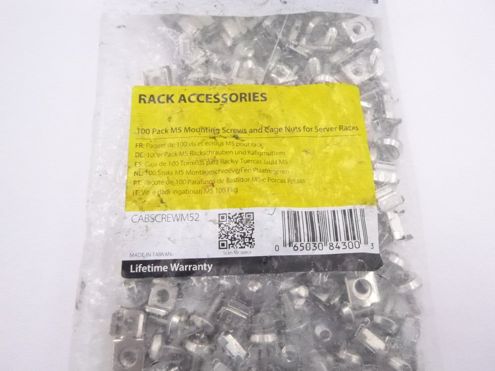100 Pack StarTech M5 Mounting Screws and Cage Nuts for Server Rack Cabinet