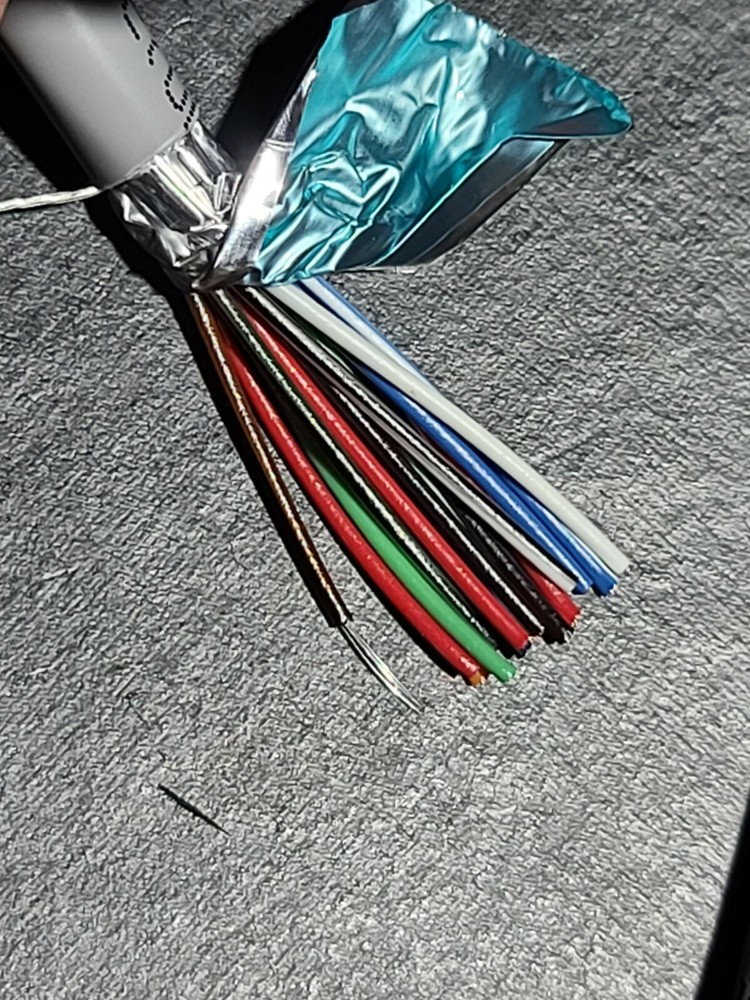 Carol C0746A 24/15C Shielded Communication/Computer Cable Riser Gray /25ft