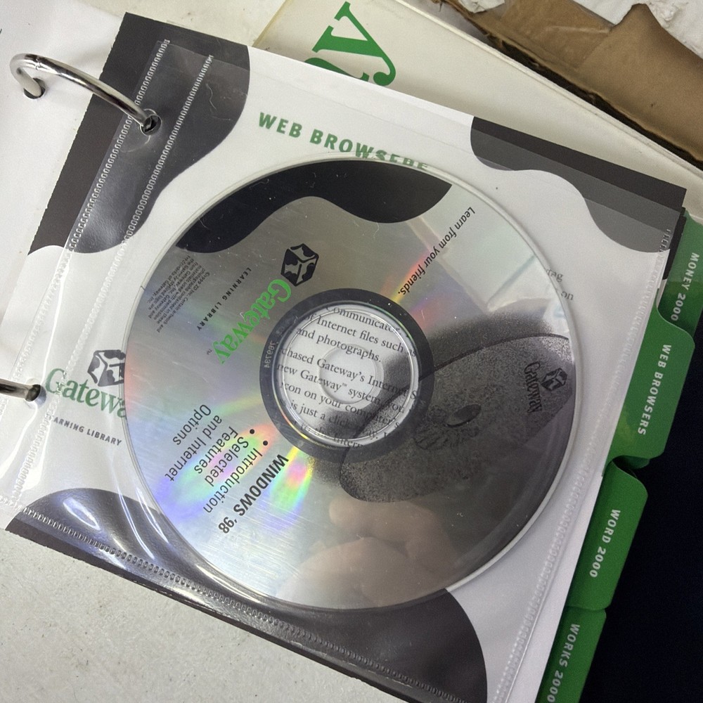 Microsoft Works Suite 2000 - Complete 7 Disc PC CD-ROM & Gateway Library Set