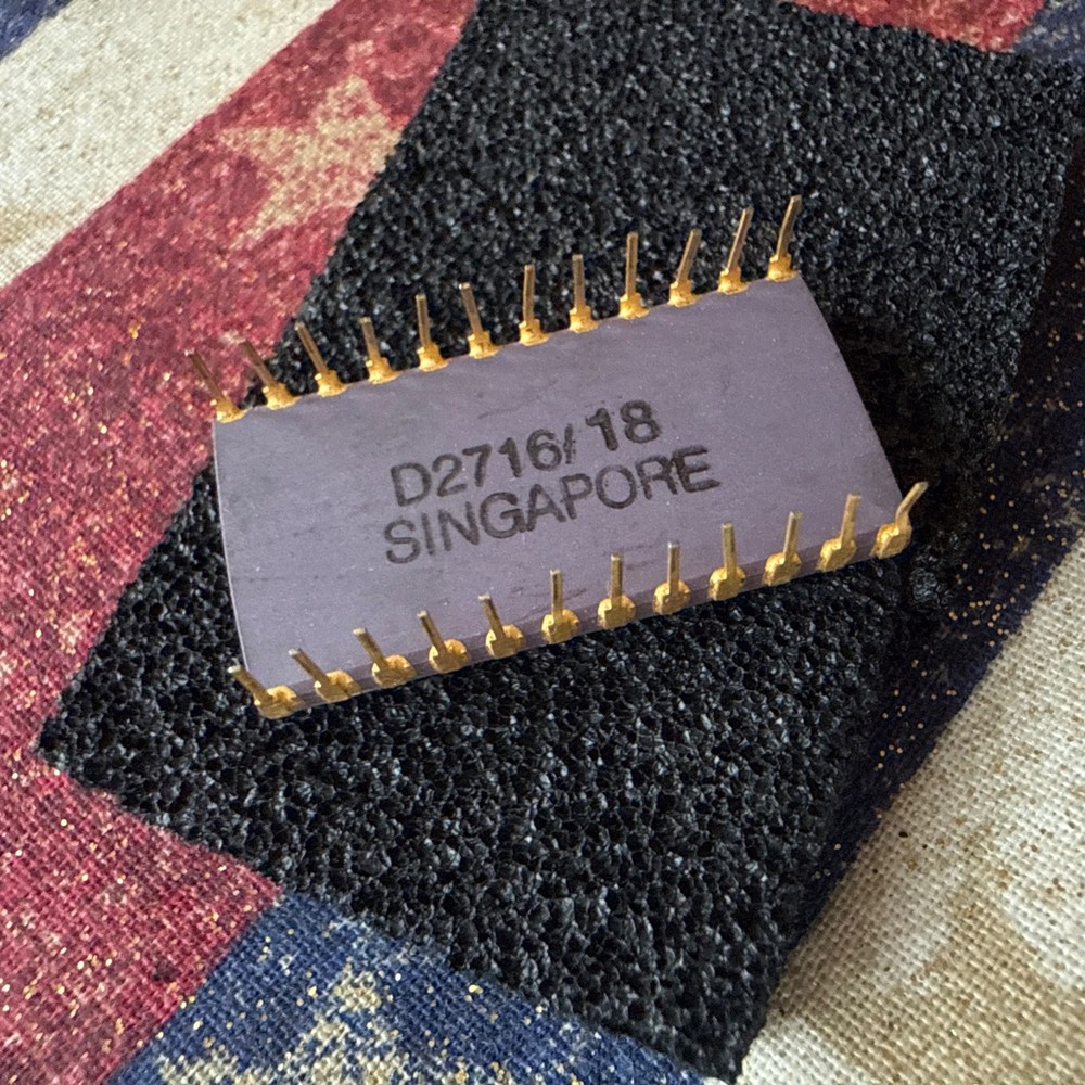 ** Quantity 1 ** Texas Instruments TMS2716 Ceramic Gold