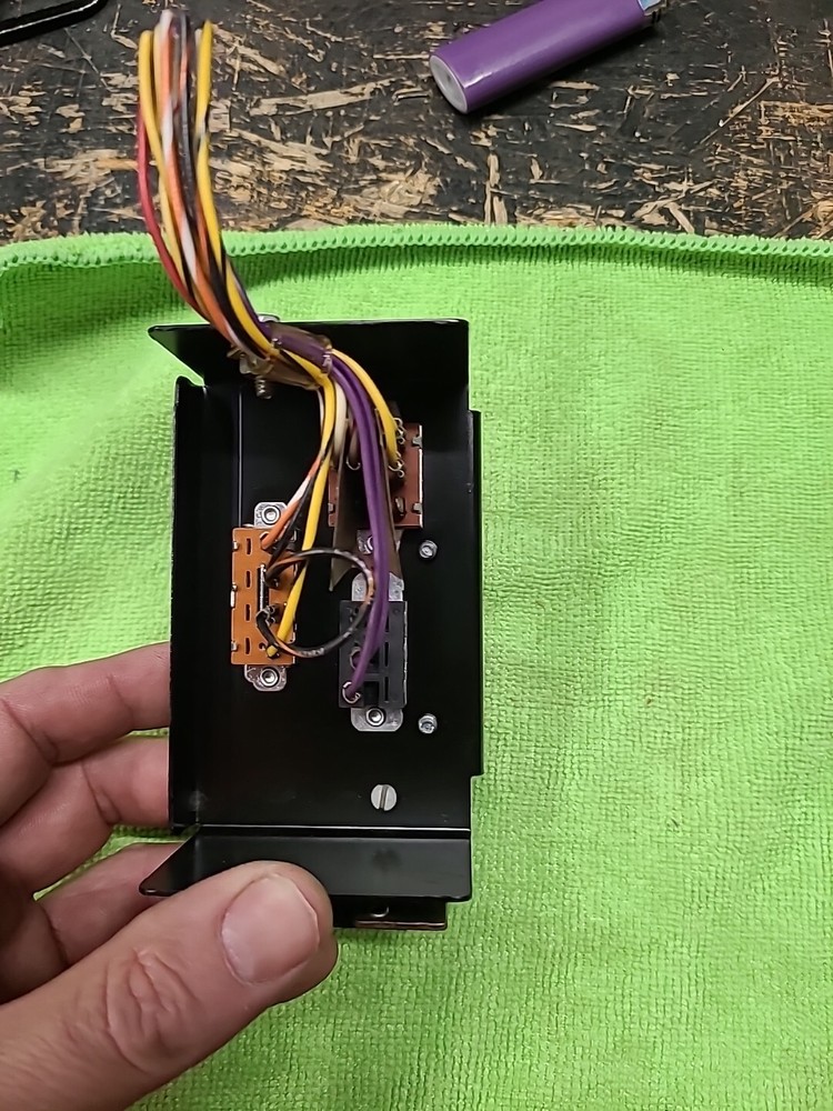 ROWE AMI CD JUKEBOX SERVICE SWITCH ASSEMBLY LEFT SIDE INSIDE CABINET