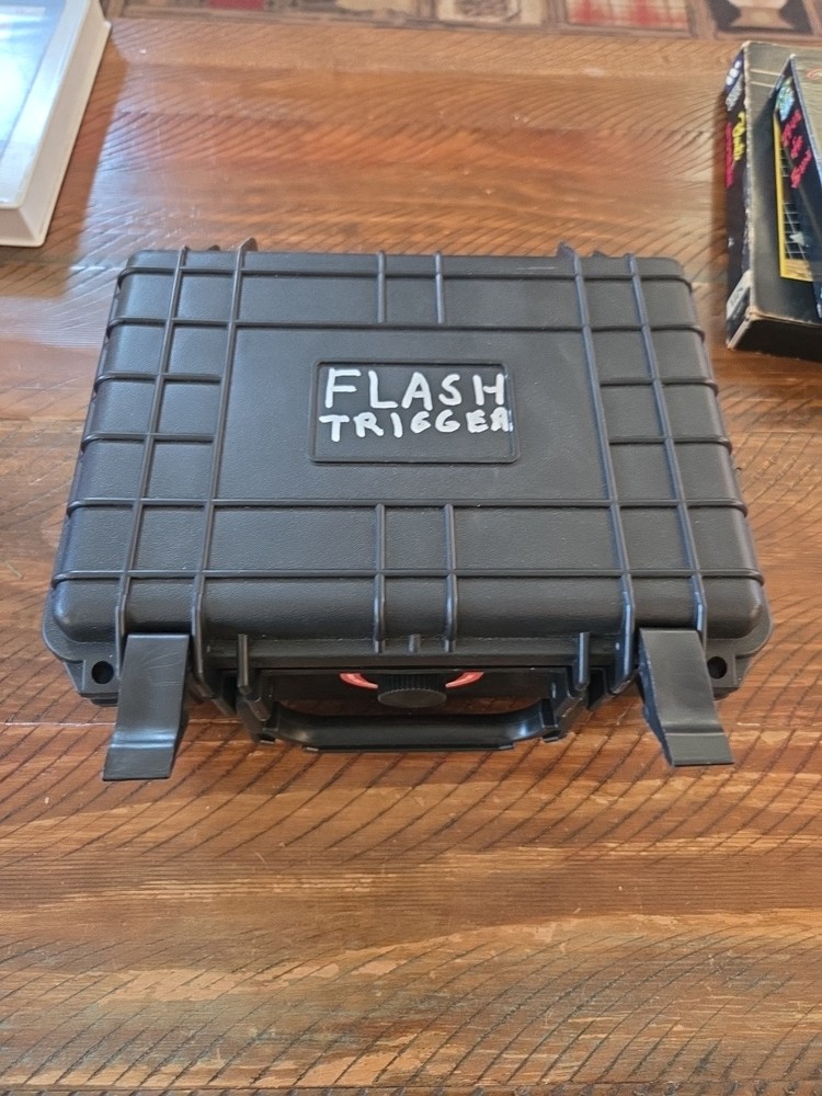 4YONGNUO DIGITAL WIRELESS FLASH TRIGGER TRANSIEVER 1 WIRELESS FLASH CONTROLLER