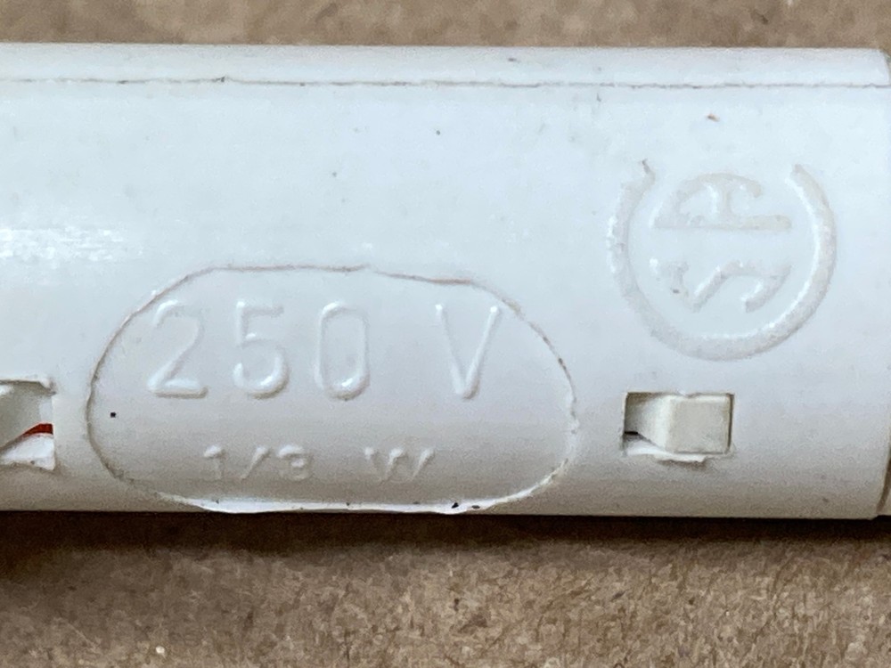 JEMCO RED INDICATOR LIGHT 250V 1/3W