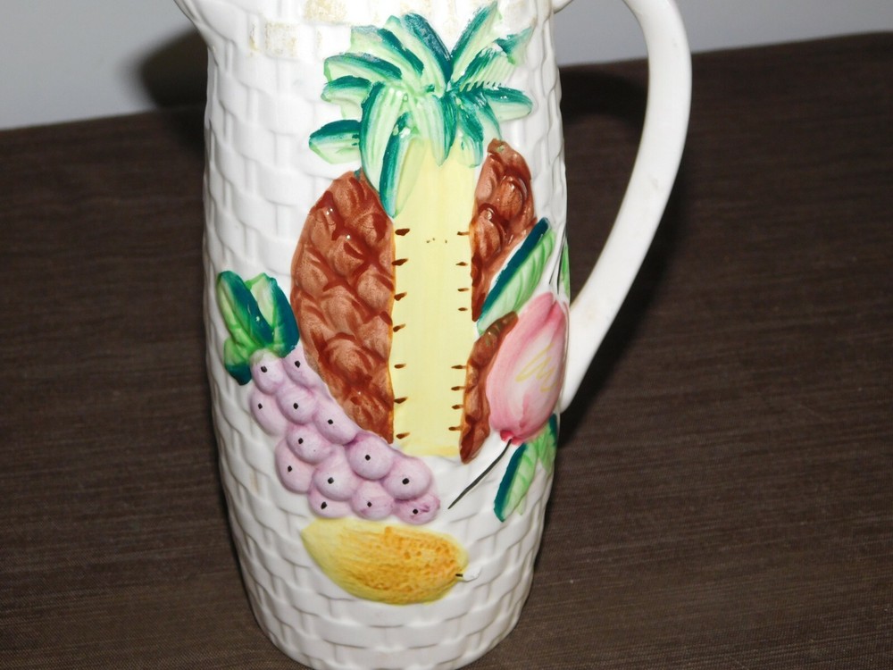 VINTAGE KITCHEN 8 3/4" HIGH CERAMIC PINEAPPLE GRAPES APPLES PITCHER