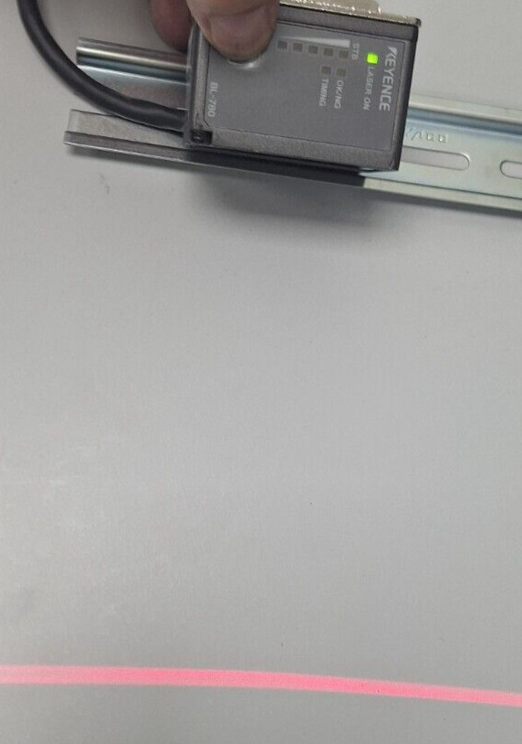 KEYENCE BL-780 Long-range laser barcode reader