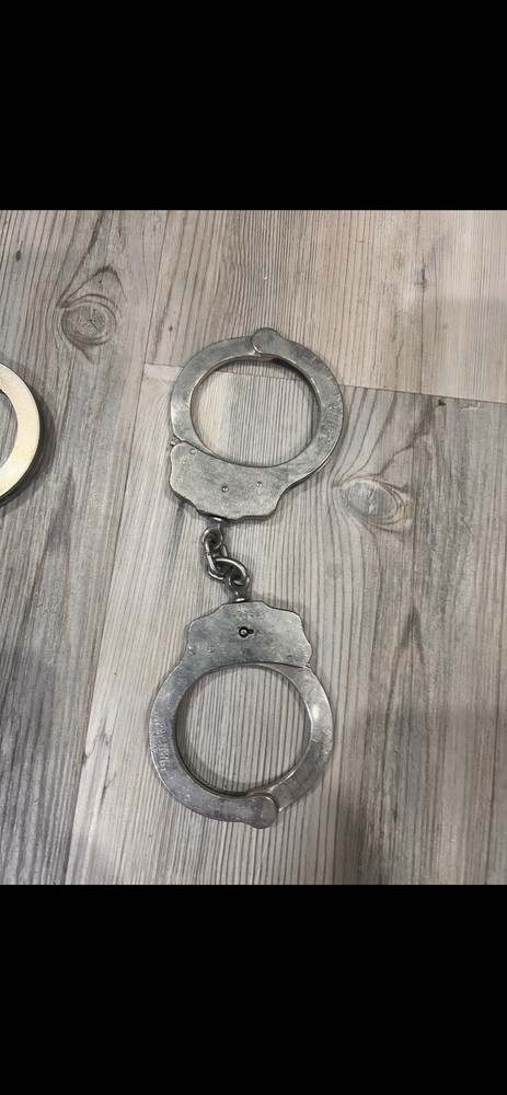 S&W Handcuffs