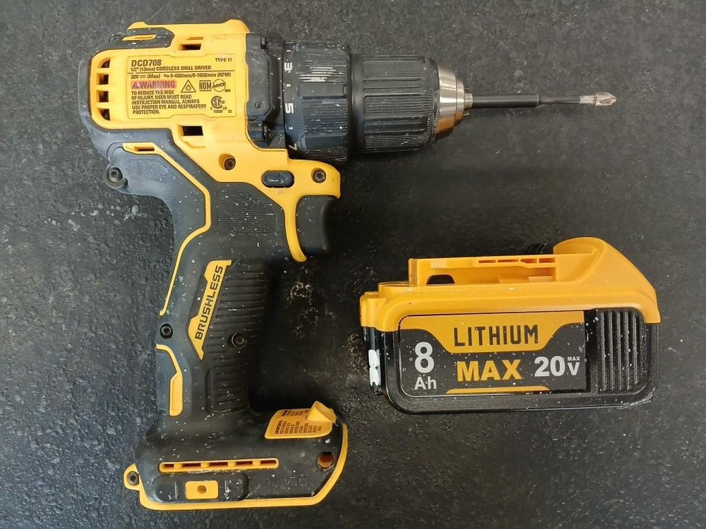 DEWALT CORDLESS DRILL DCD708 (P11032708)
