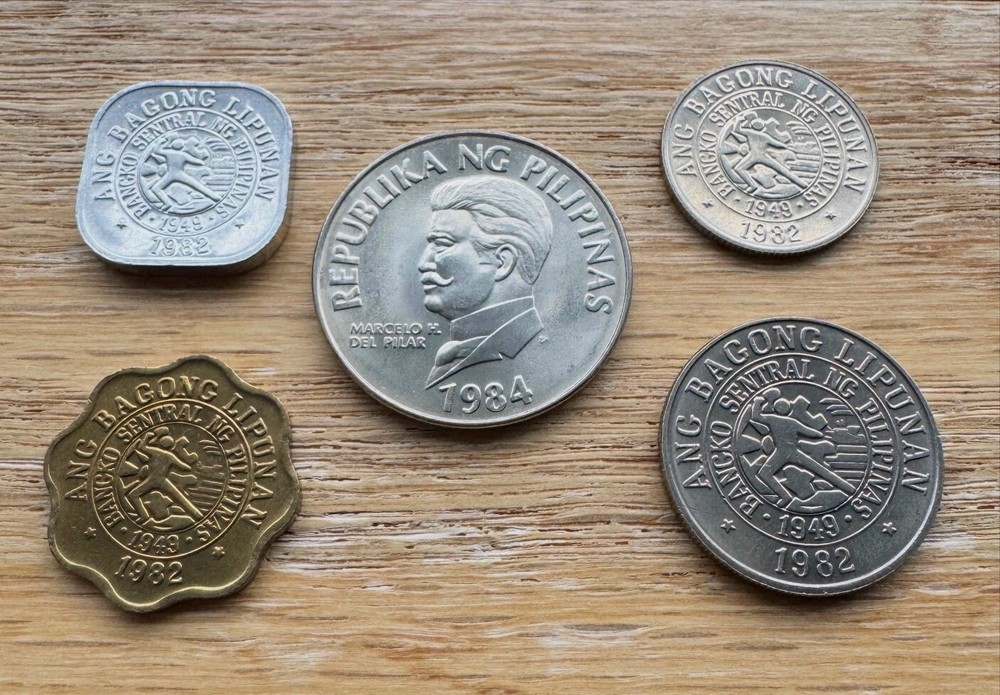 Philippines 1982-84 Coin Set all brilliant uncirculated