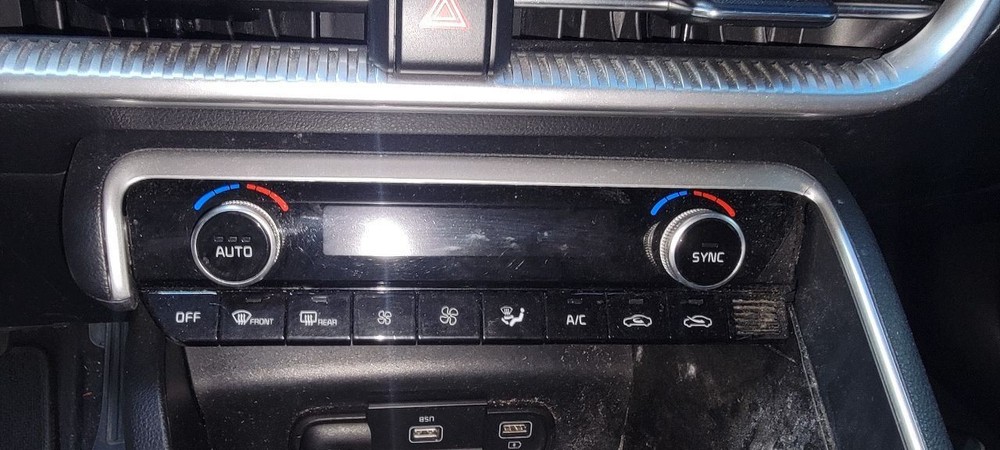 21-23 Kia K5 Camera/Projector Camera Front Windshield Mounted