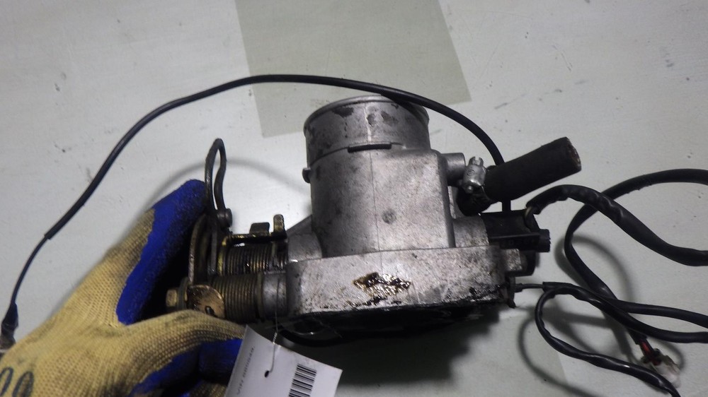 90 MAZDA B-2600 Throttle Body