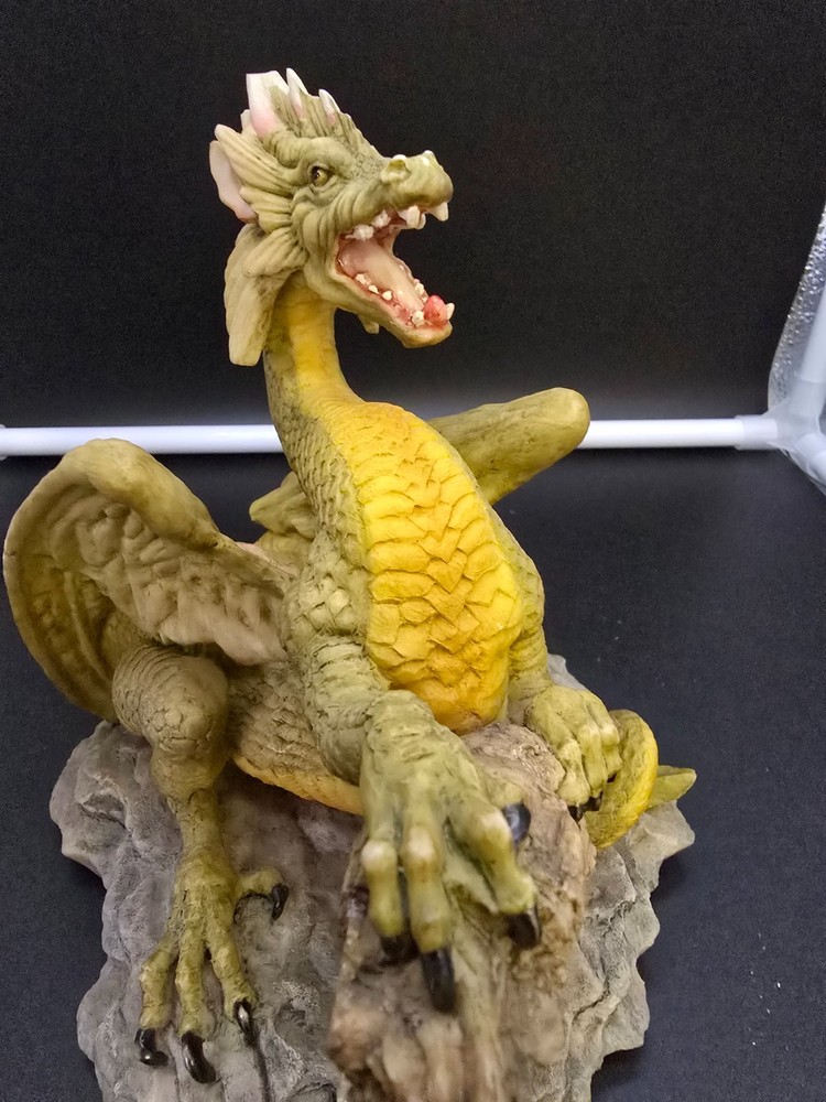 Enchantica EN2017 Gorgoyle Spring Dragon