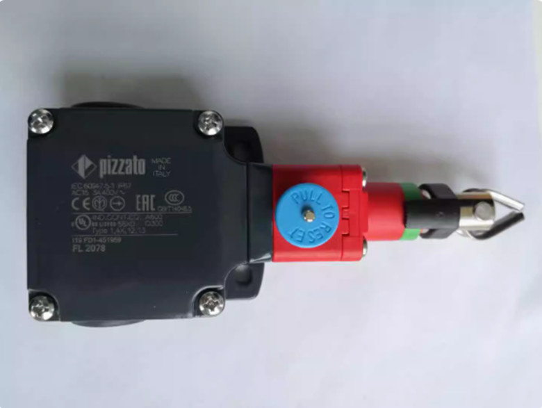 Pizzato FL 2078 pull rope switch travel switch