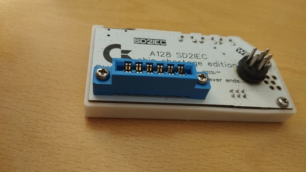 Cableless SD2IEC floppy drive emulator for Commodore 64/64C/VIC20