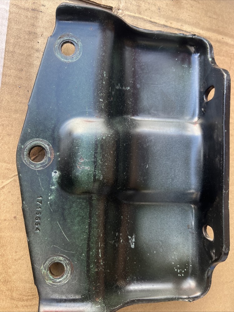 Freightliner Cascadia FRONT Brackets 1715554