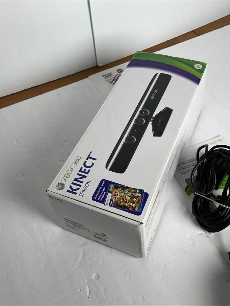Microsoft Xbox 360 Kinect Sensor Model 1414 Motion Camera w/ Box Manuels, Etc