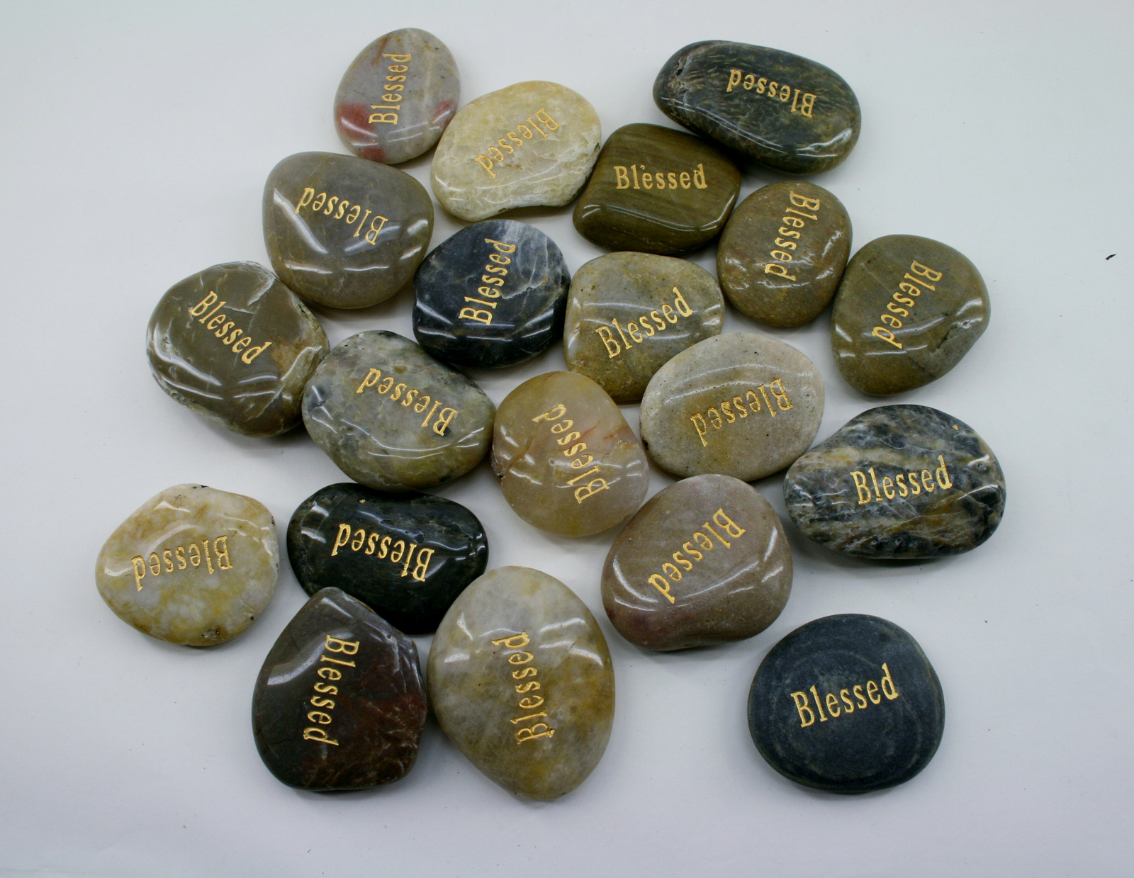 Lot of 100pcs Inspirational Word River Stones Etched Engrave Carve Words Stone