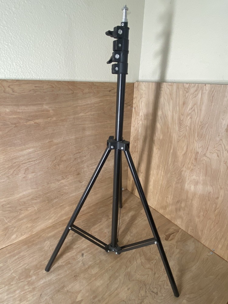 Light Stand Tripod 6ft (max size)