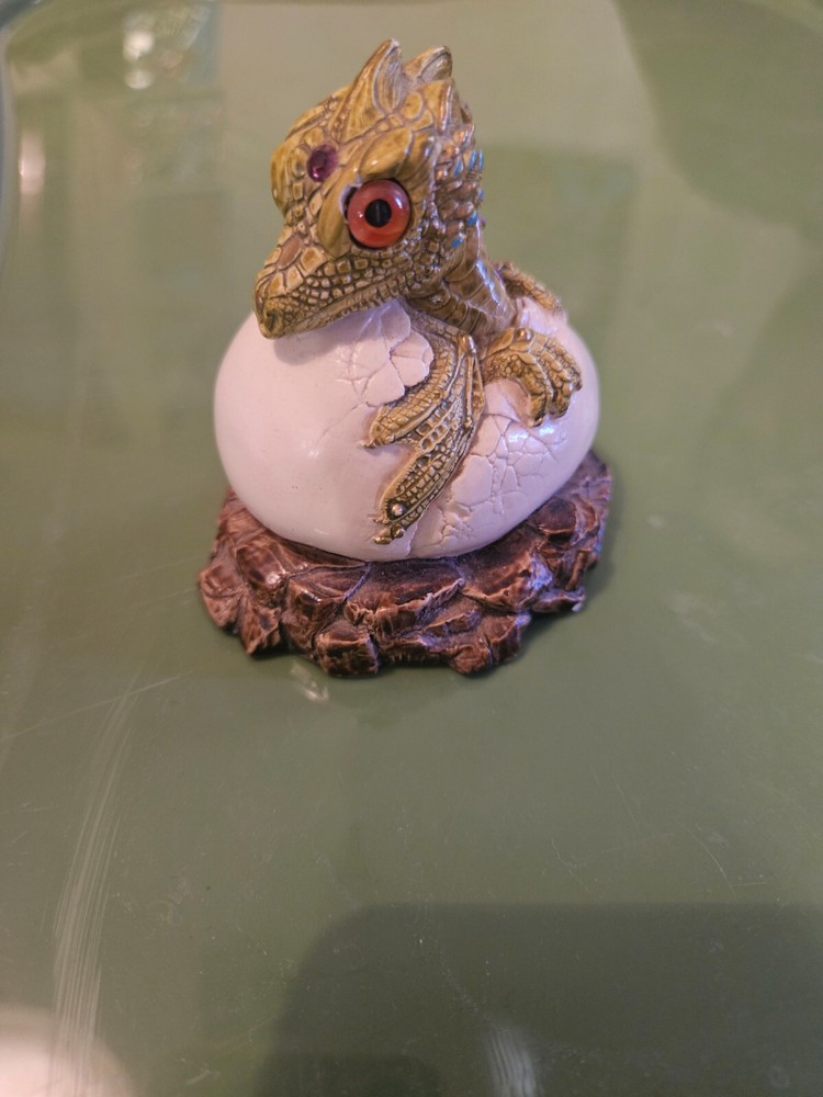 Windstone Peña 1984 Green Hatchling